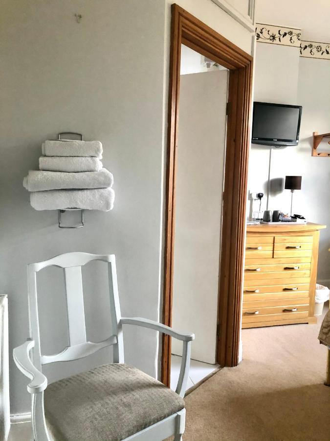 Brook House Bed & Breakfast Бродуей Екстериор снимка