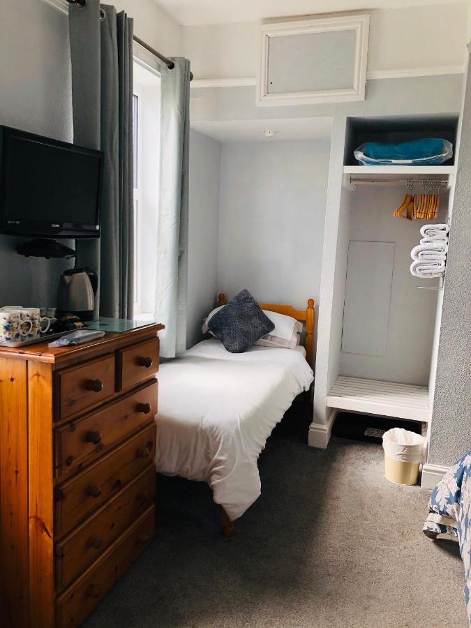 Brook House Bed & Breakfast Бродуей Екстериор снимка