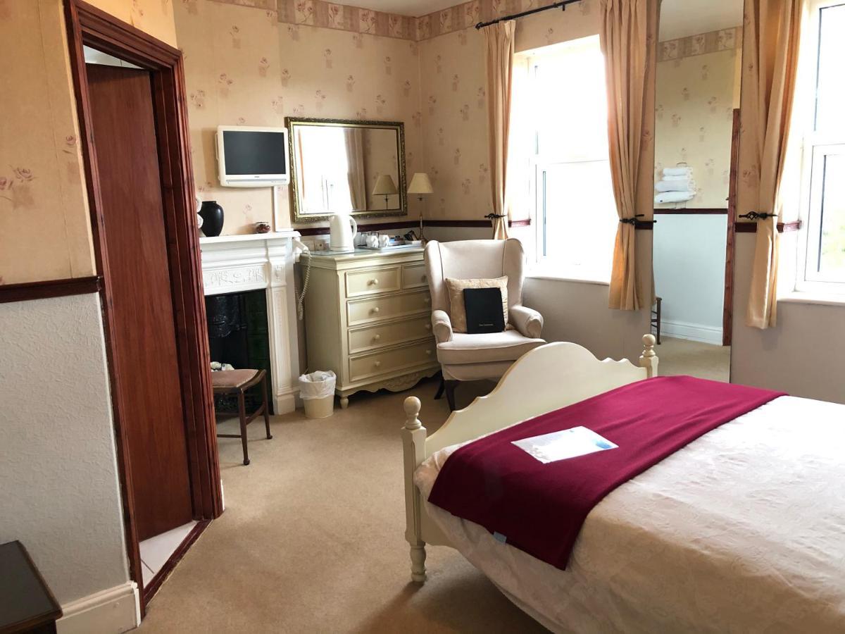 Brook House Bed & Breakfast Бродуей Екстериор снимка