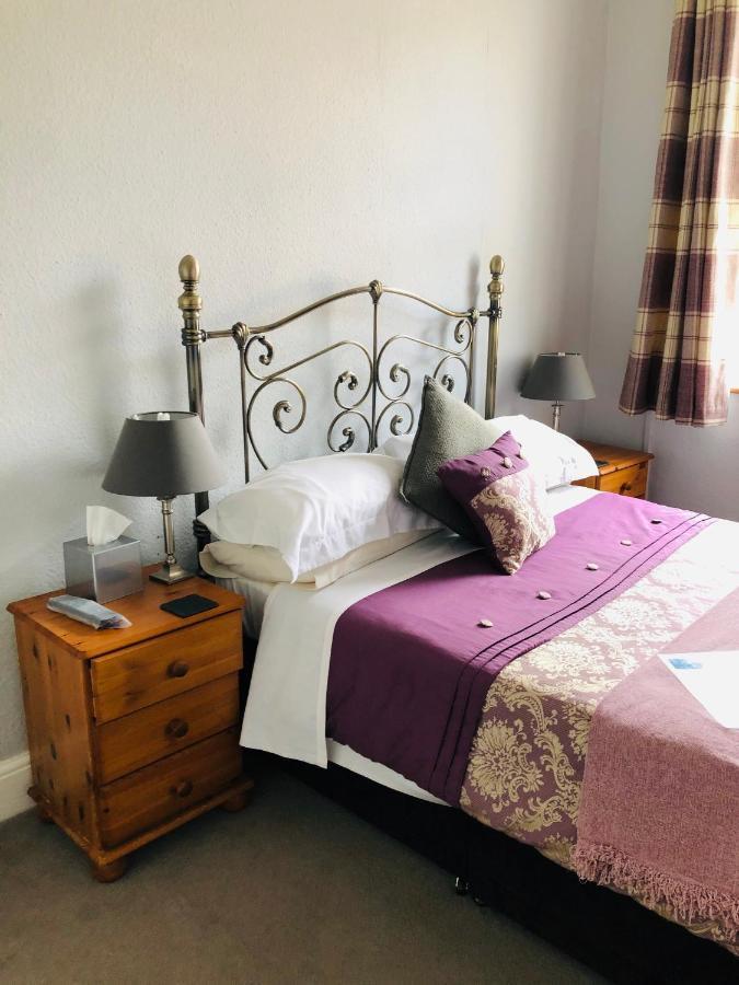 Brook House Bed & Breakfast Бродуей Екстериор снимка