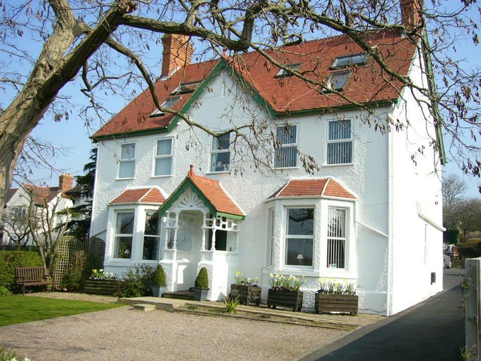 Brook House Bed & Breakfast Бродуей Екстериор снимка